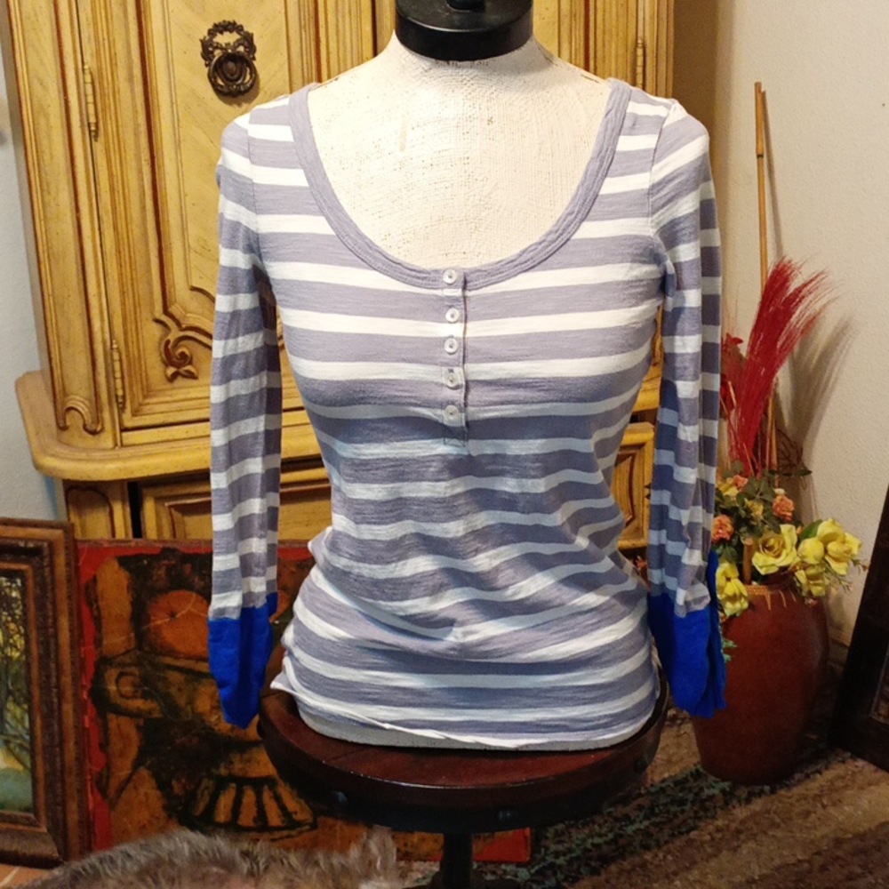 Women Shirt long sleeve gray white horizontal striped SUPER CUTE sz XS EXPRESS